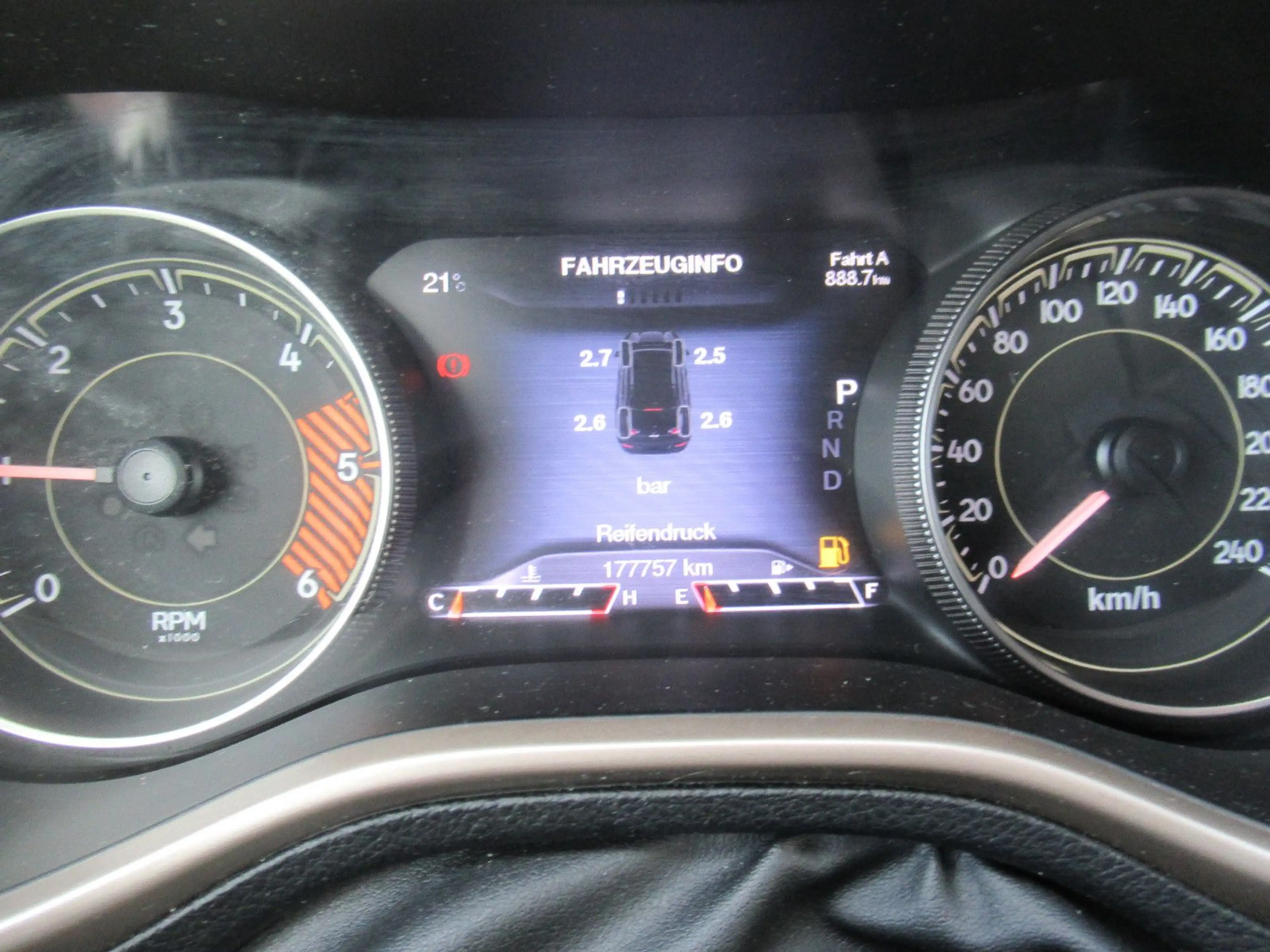 Jeep Cherokee Limited 4WD XENON19ZOLL NAVI KAMERA AHK — photo 13