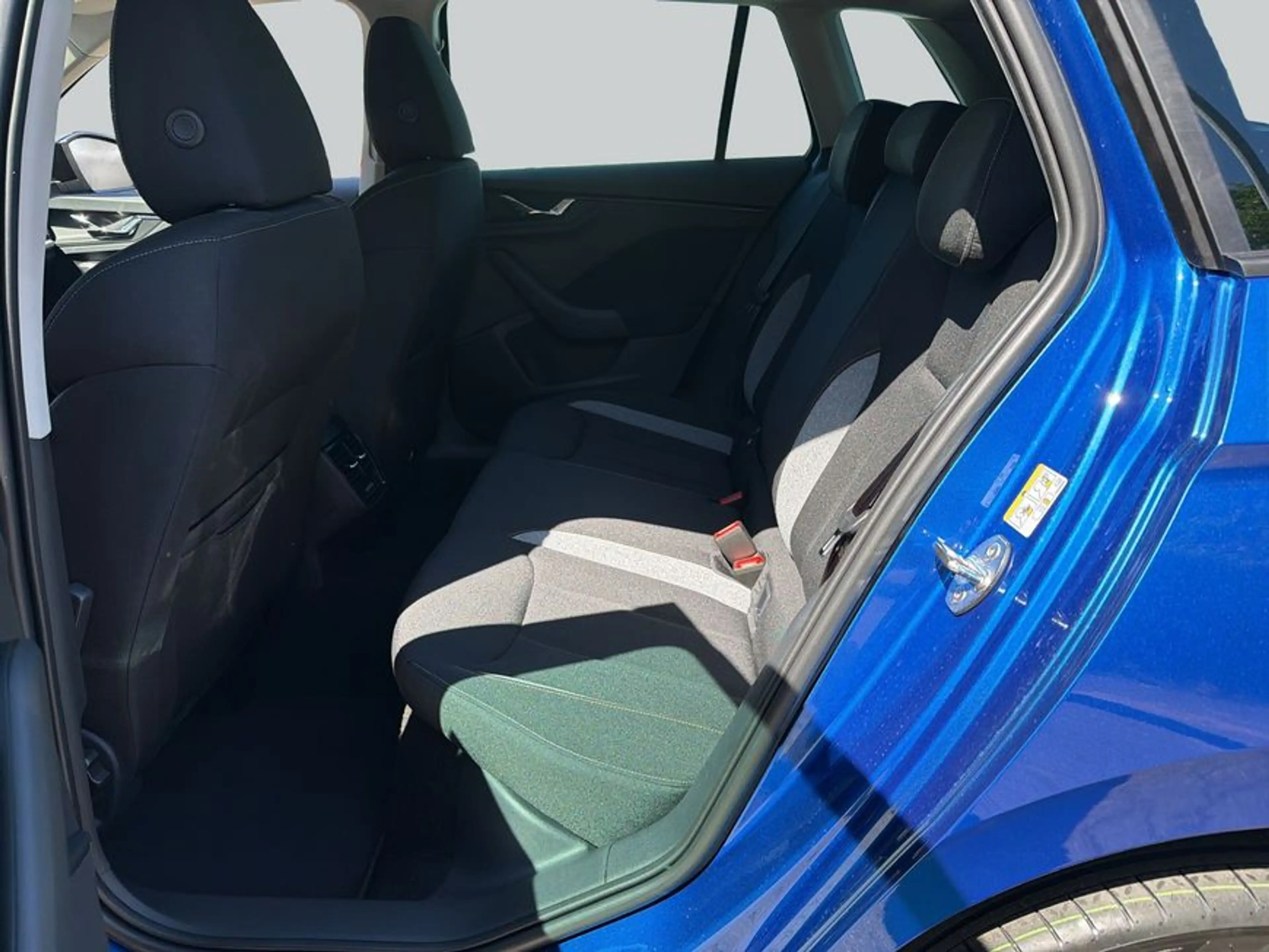 Skoda Kamiq 1.0 TSI DSG Balance NAVI LED RFK PLA — photo 12