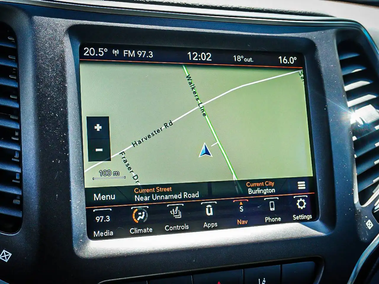 Jeep Cherokee снимка Jeep Cherokee