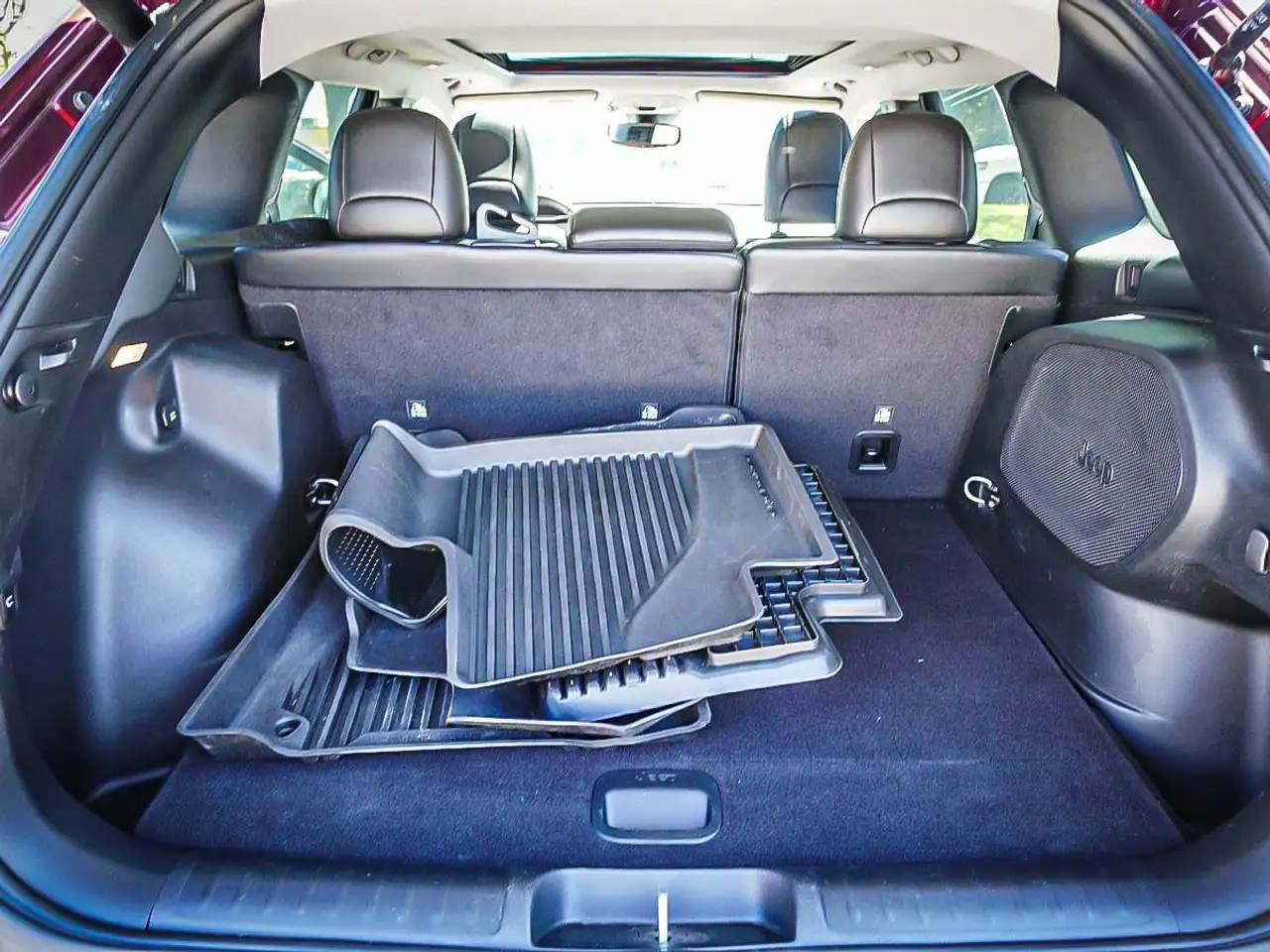 Jeep Cherokee снимка Jeep Cherokee