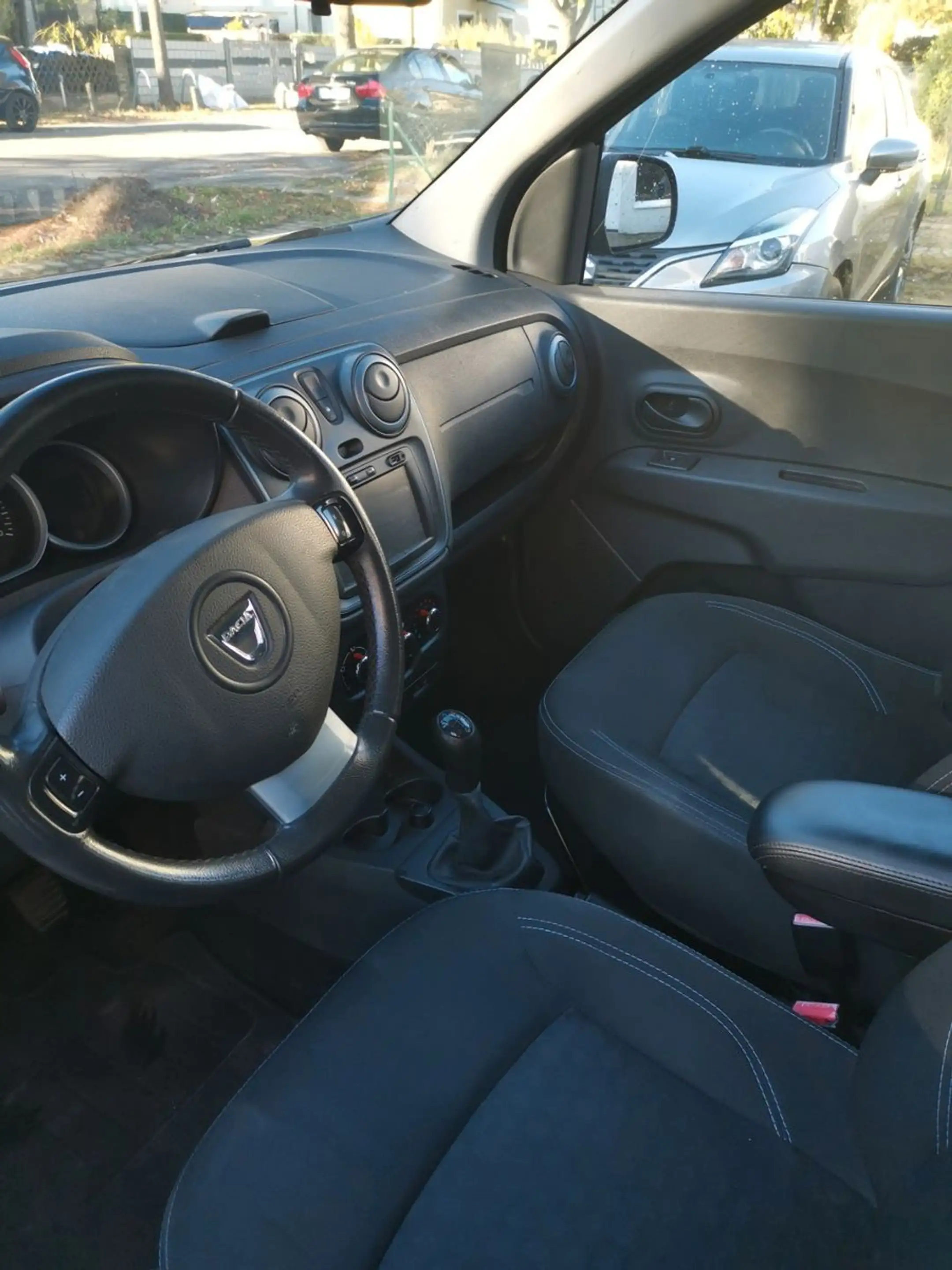 Dacia Lodgy Stepway 1.3 TÜV Navi Tempomat — photo 8