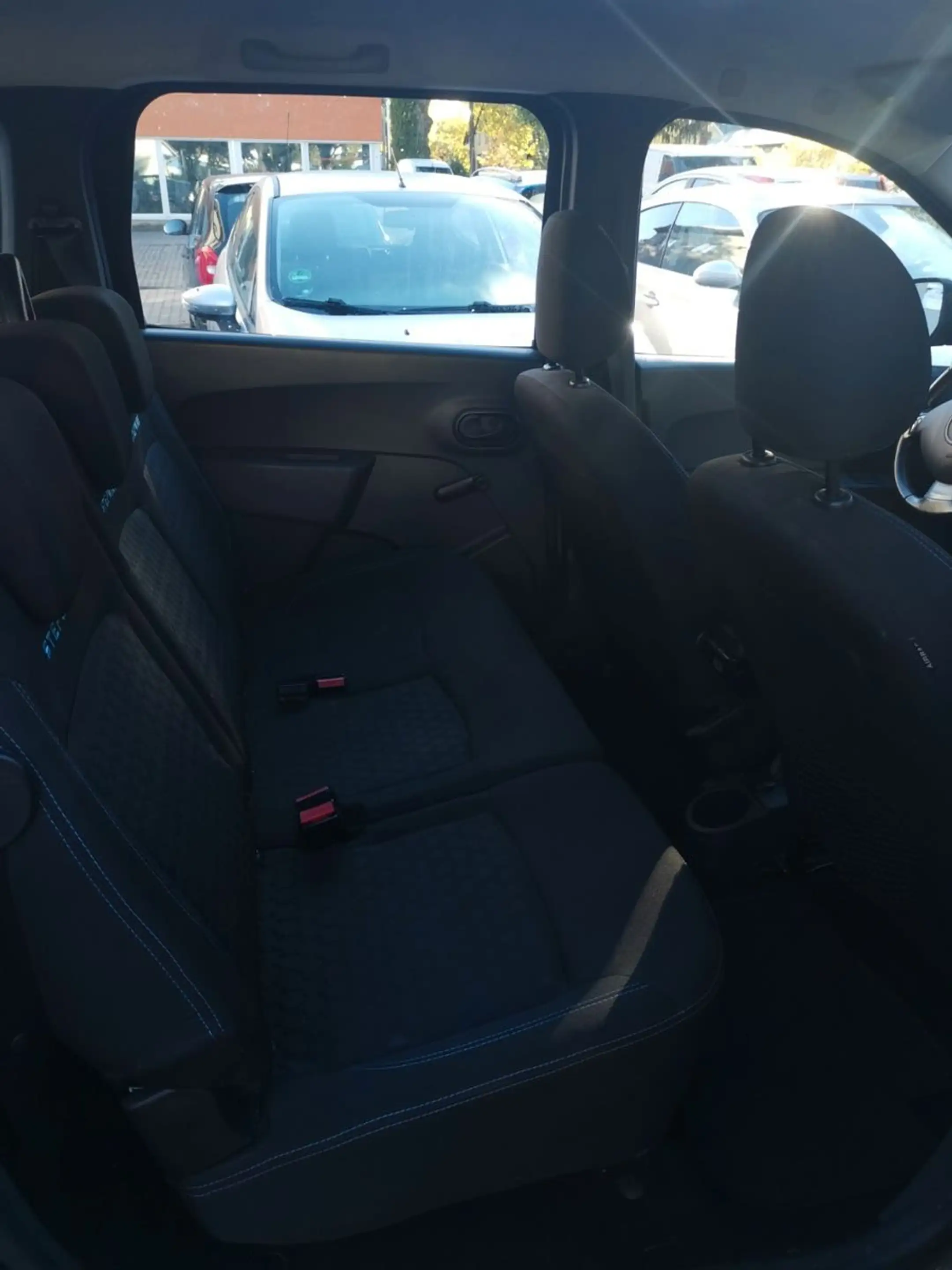 Dacia Lodgy Stepway 1.3 TÜV Navi Tempomat — photo 7