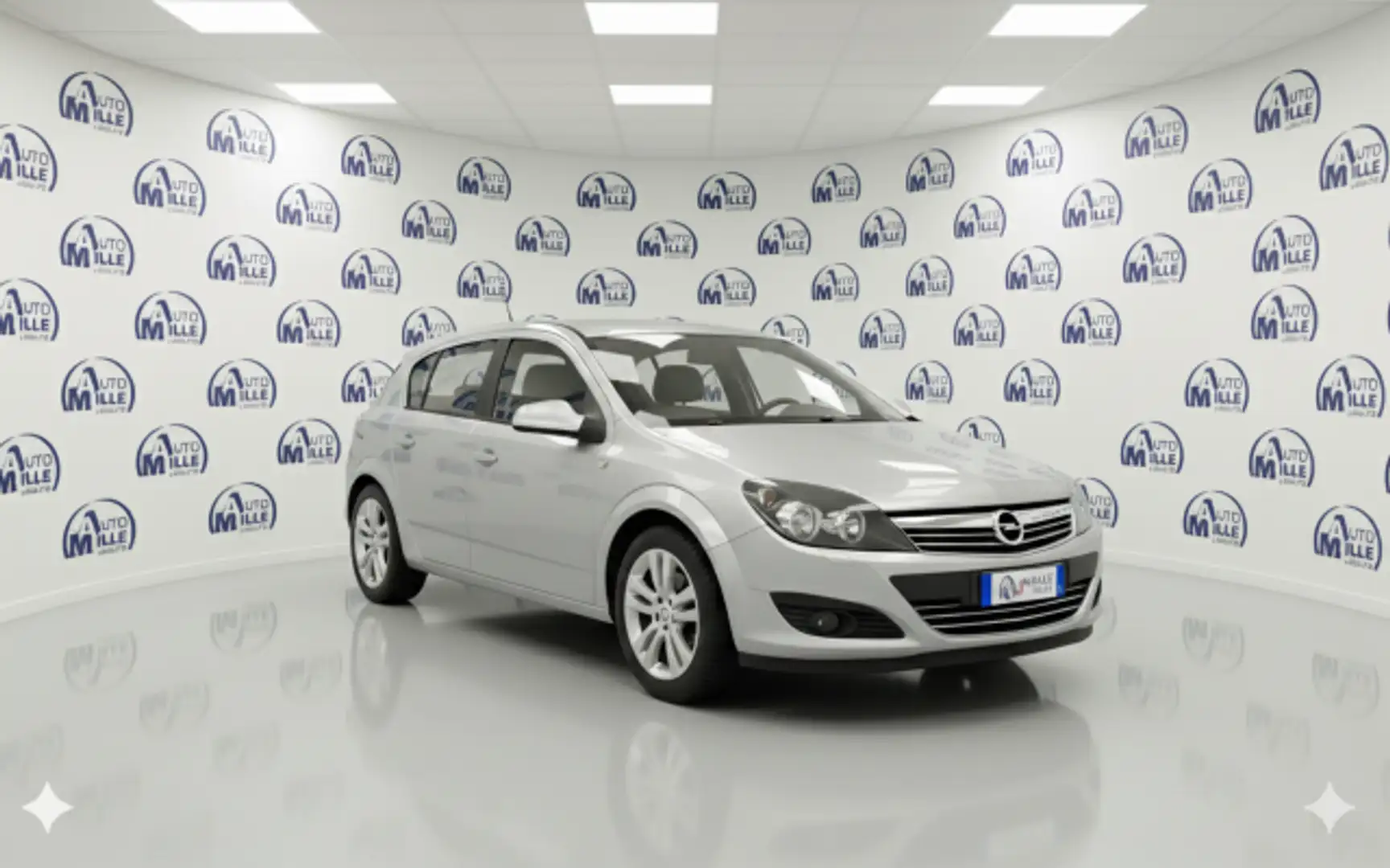 Opel Astra Astra 5p 1.6 Enjoy 115cv Argento - 1