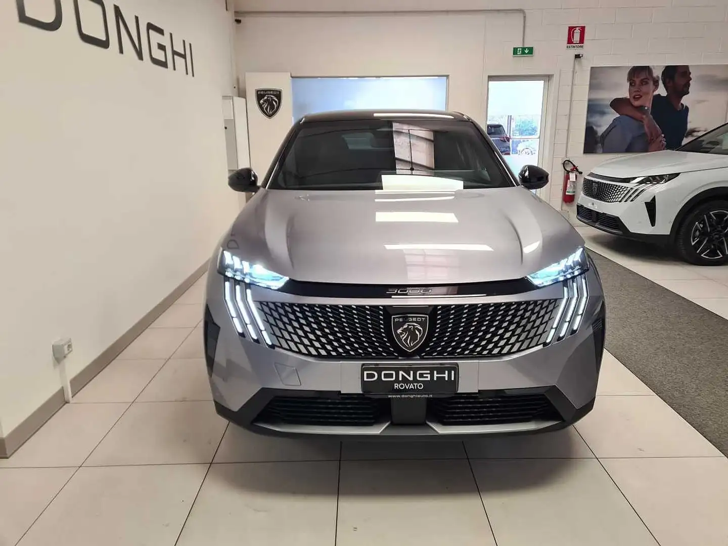 Peugeot 3008 GT Hybrid 145cv e-DCS6 AZIENDALE! Grigio - 2