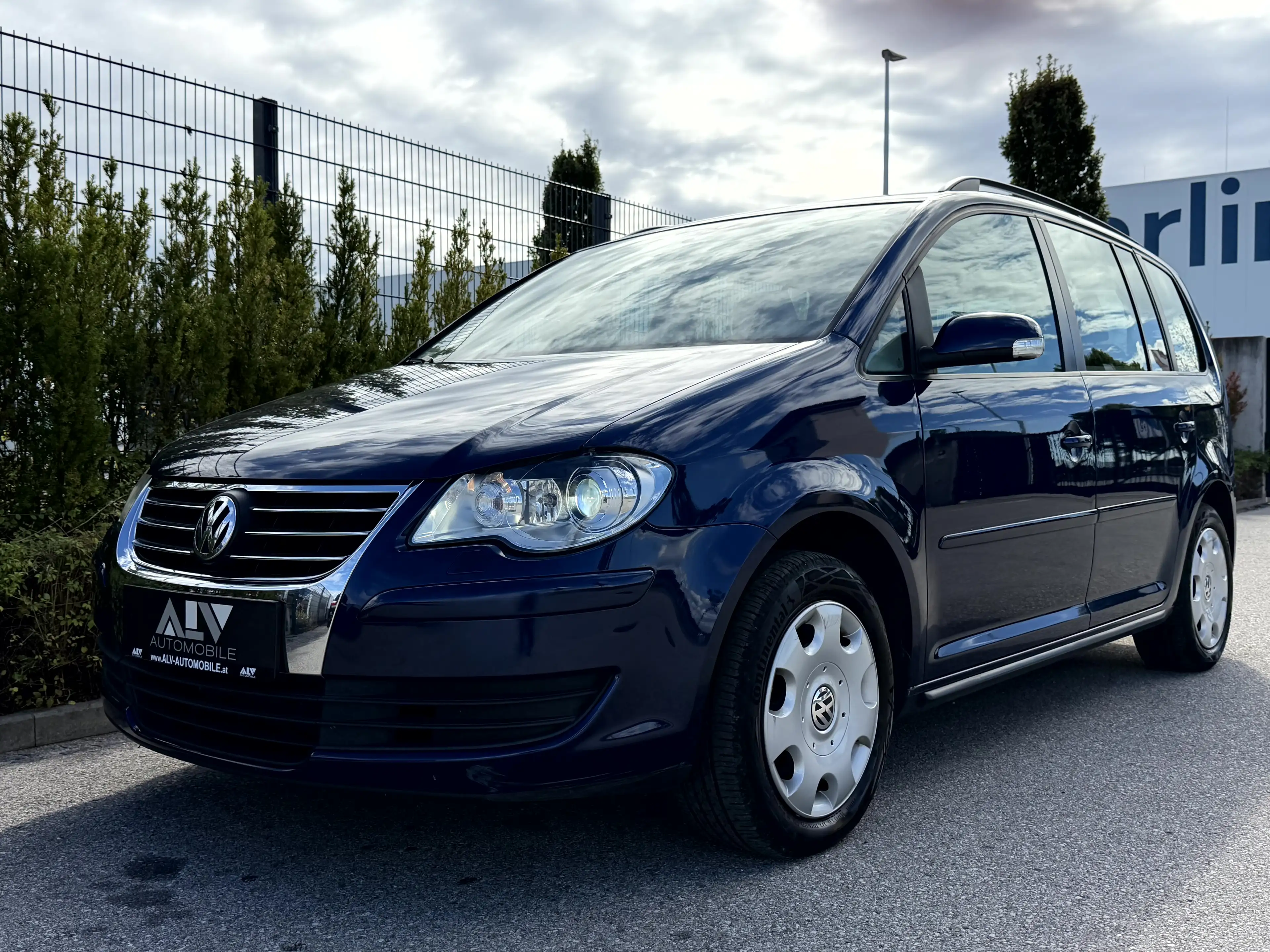 Volkswagen Touran Trendline 2,0 TDI DSG Automatik Xenon 1.Besitz!
