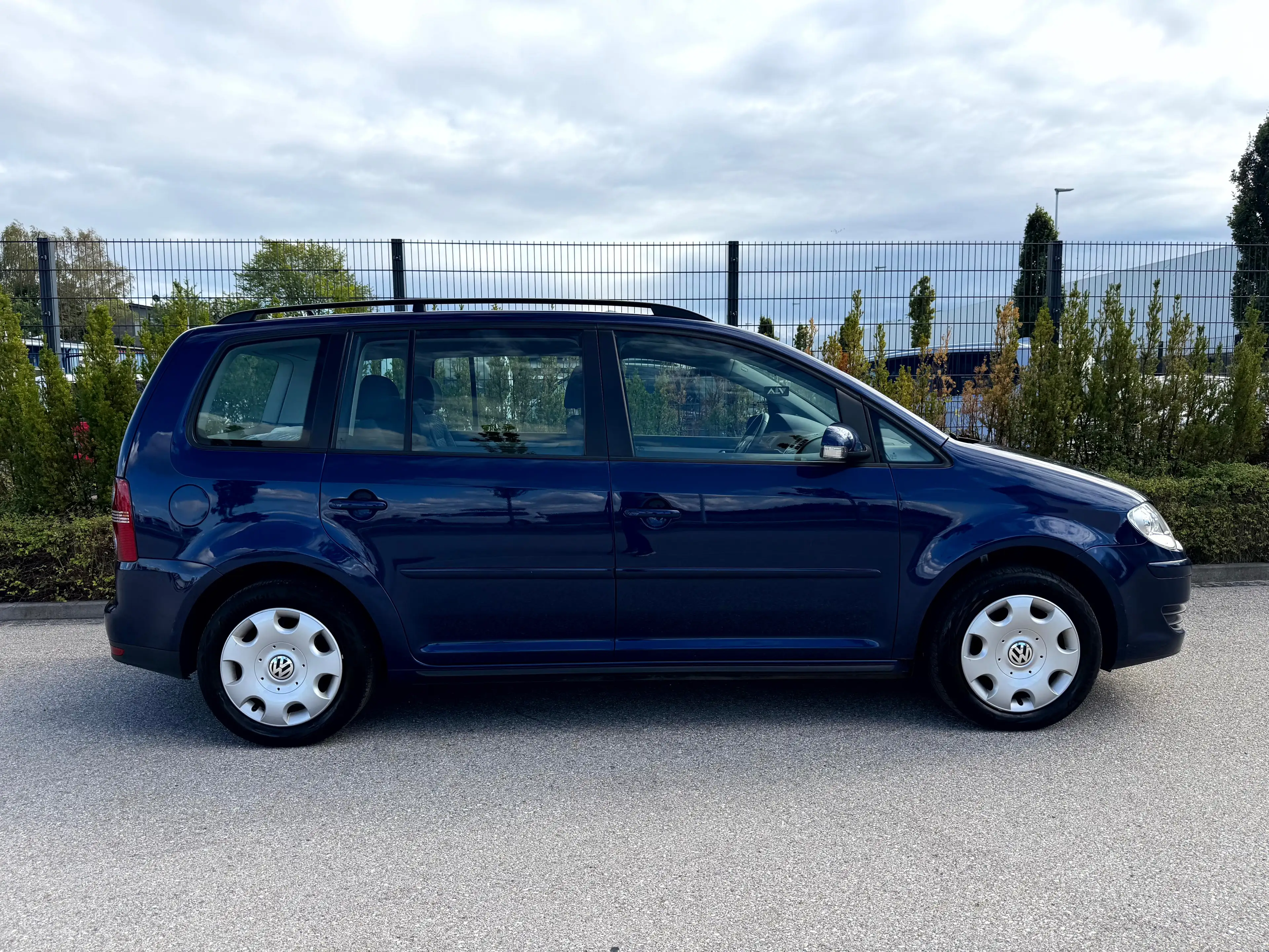 Volkswagen Touran Trendline 2,0 TDI DSG Automatik Xenon 1.Besitz! — photo 7