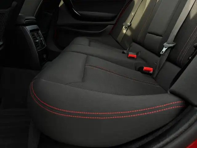 BMW 1 Series view 6