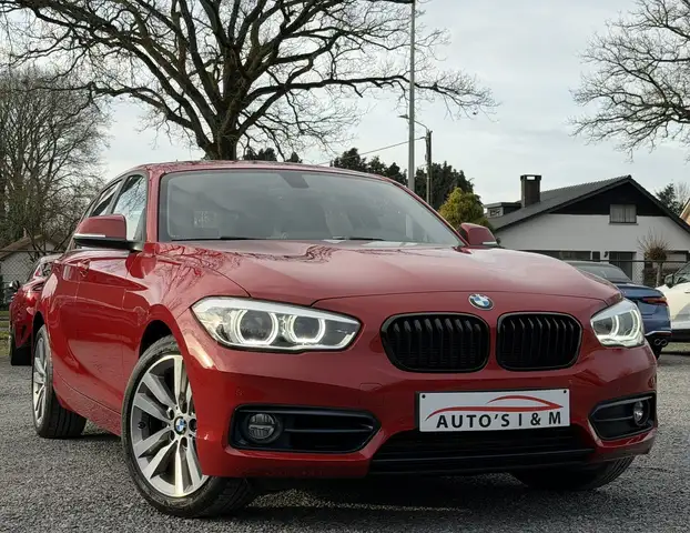 BMW 1 Series view 2