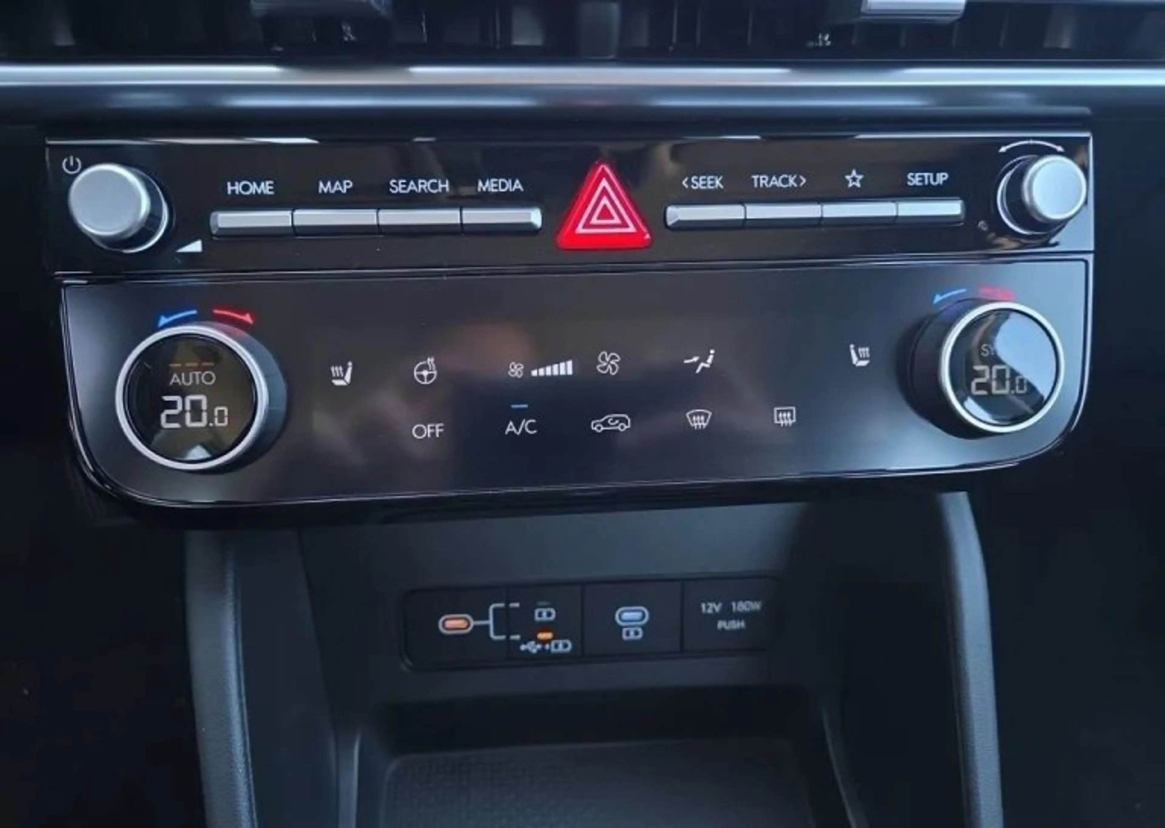 Hyundai TUCSON NX4 Smart Line 1,6 T-GDi HEV 2WD — photo 7