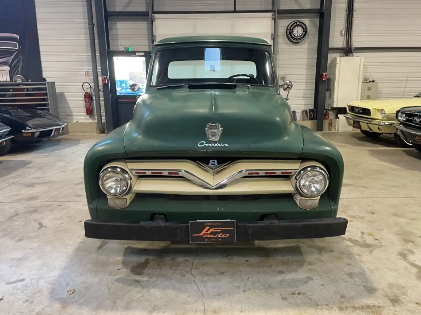 Ford F 100 V8 zelena - 2