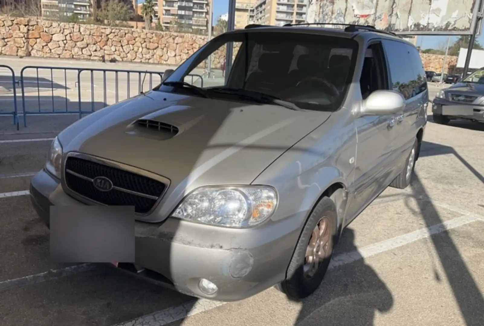 Kia Carnival 2.9CRDI EX Gris - 1