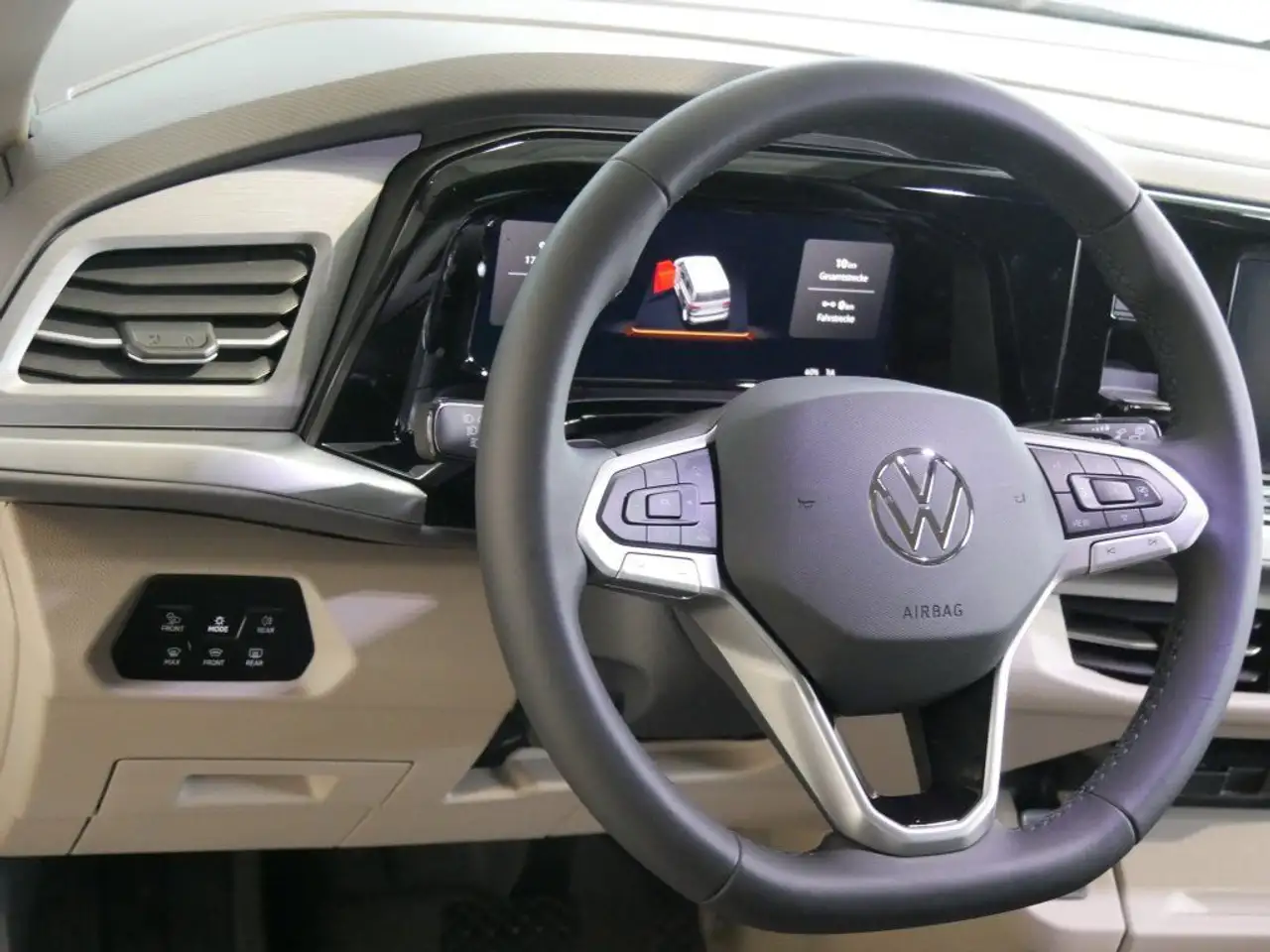 Volkswagen T7 Multivan 2026 — фото 11