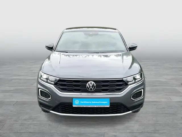 Volkswagen T-Roc view 8