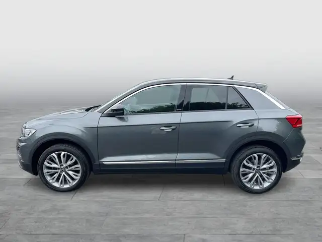 Volkswagen T-Roc view 2