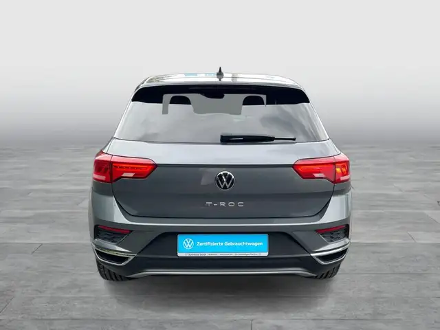 Volkswagen T-Roc view 4