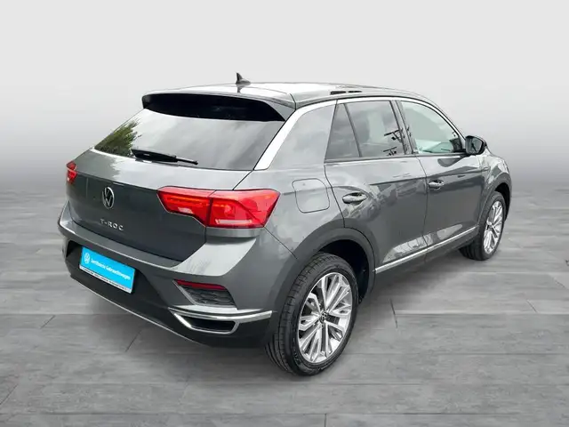 Volkswagen T-Roc view 5