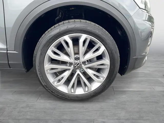 Volkswagen T-Roc view 7