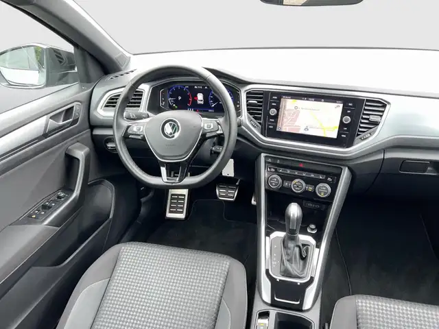 Volkswagen T-Roc view 11