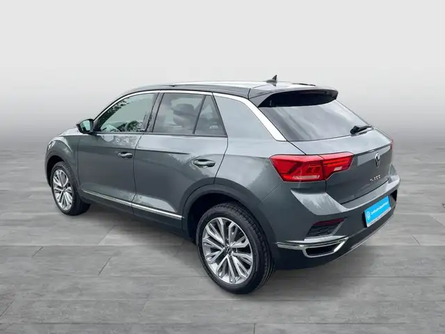 Volkswagen T-Roc view 3