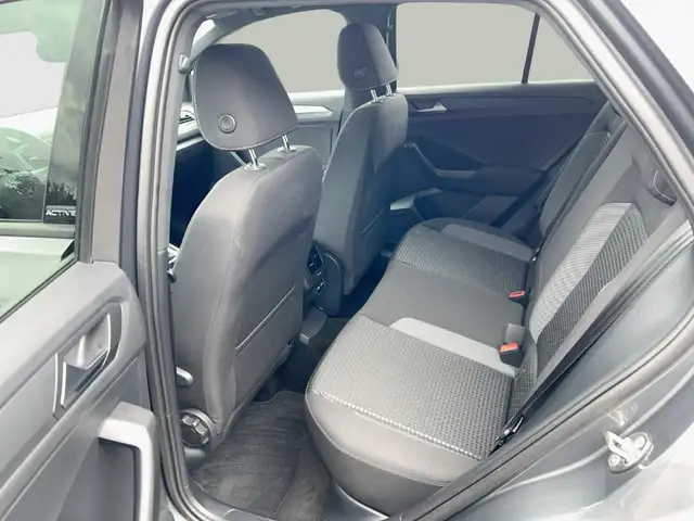 Volkswagen T-Roc view 12