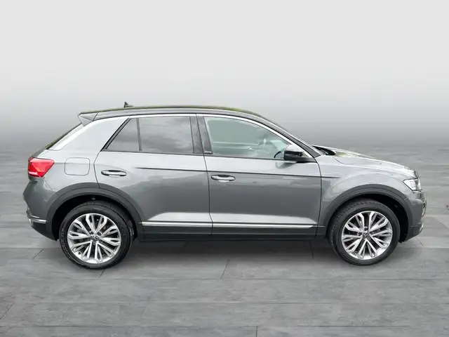 Volkswagen T-Roc view 6