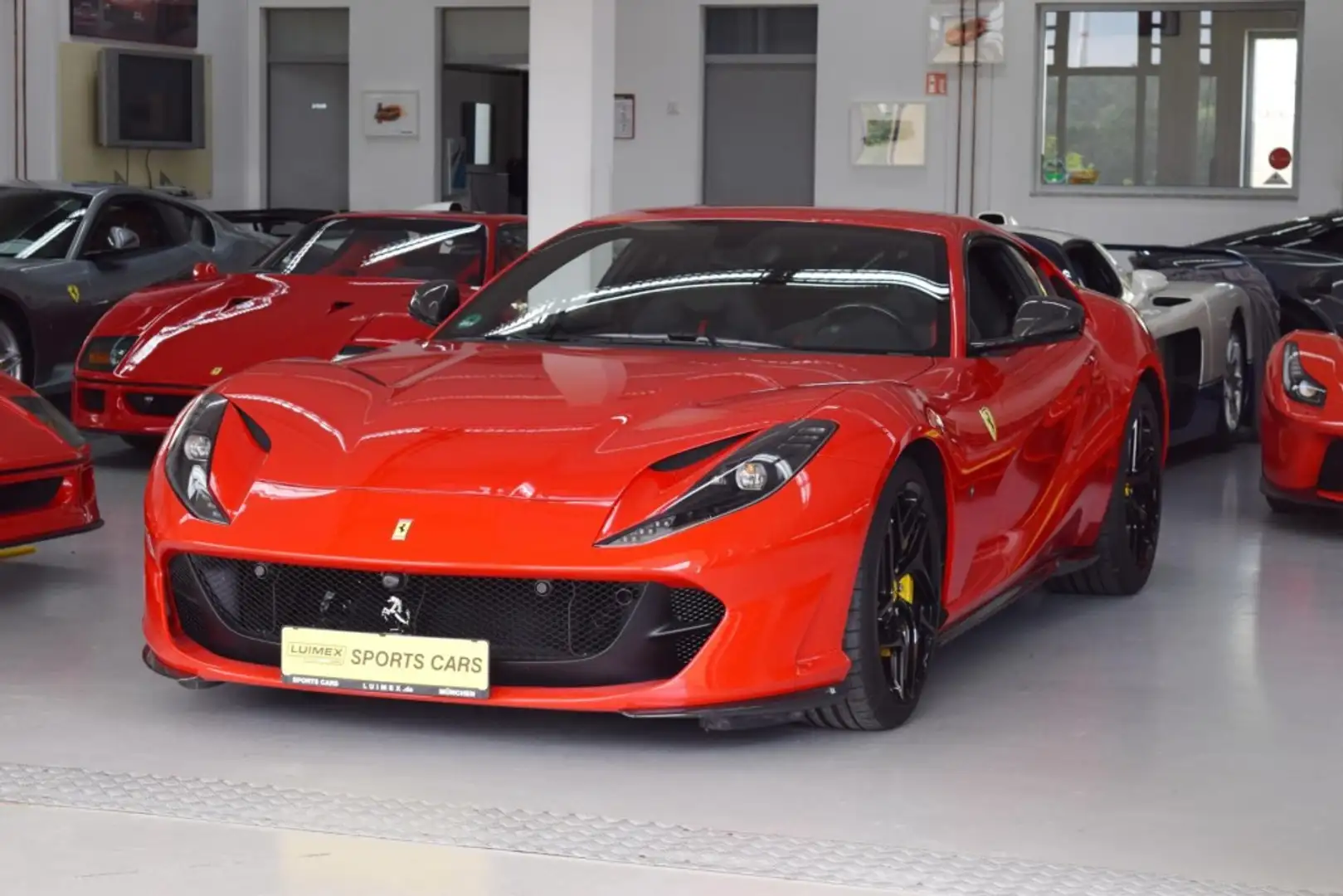 Ferrari 812 SF Racingsitze Lifting Kamera LED JBL Carbon Rood - 1