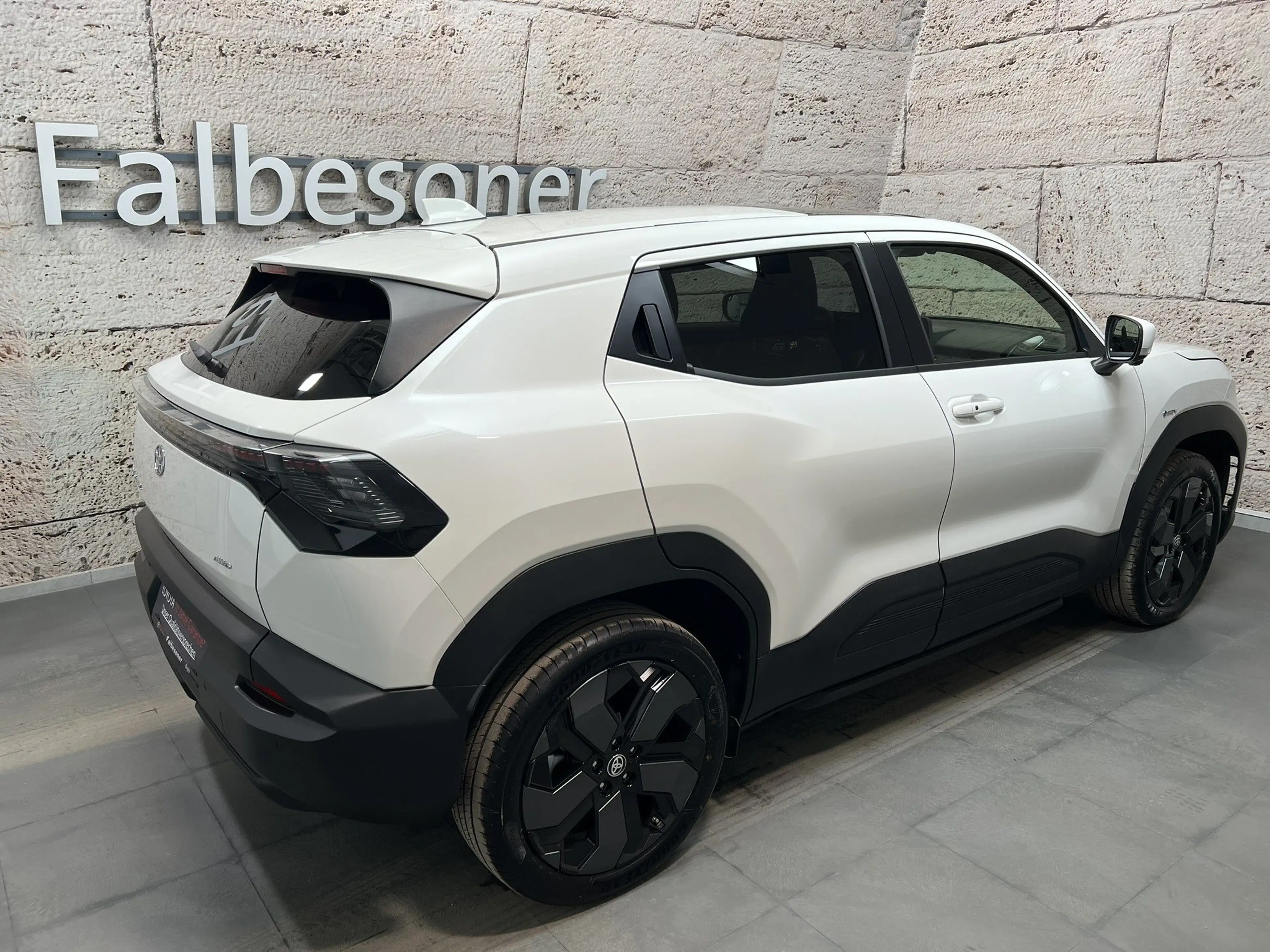 Toyota Urban Cruiser AWD Lounge — photo 6