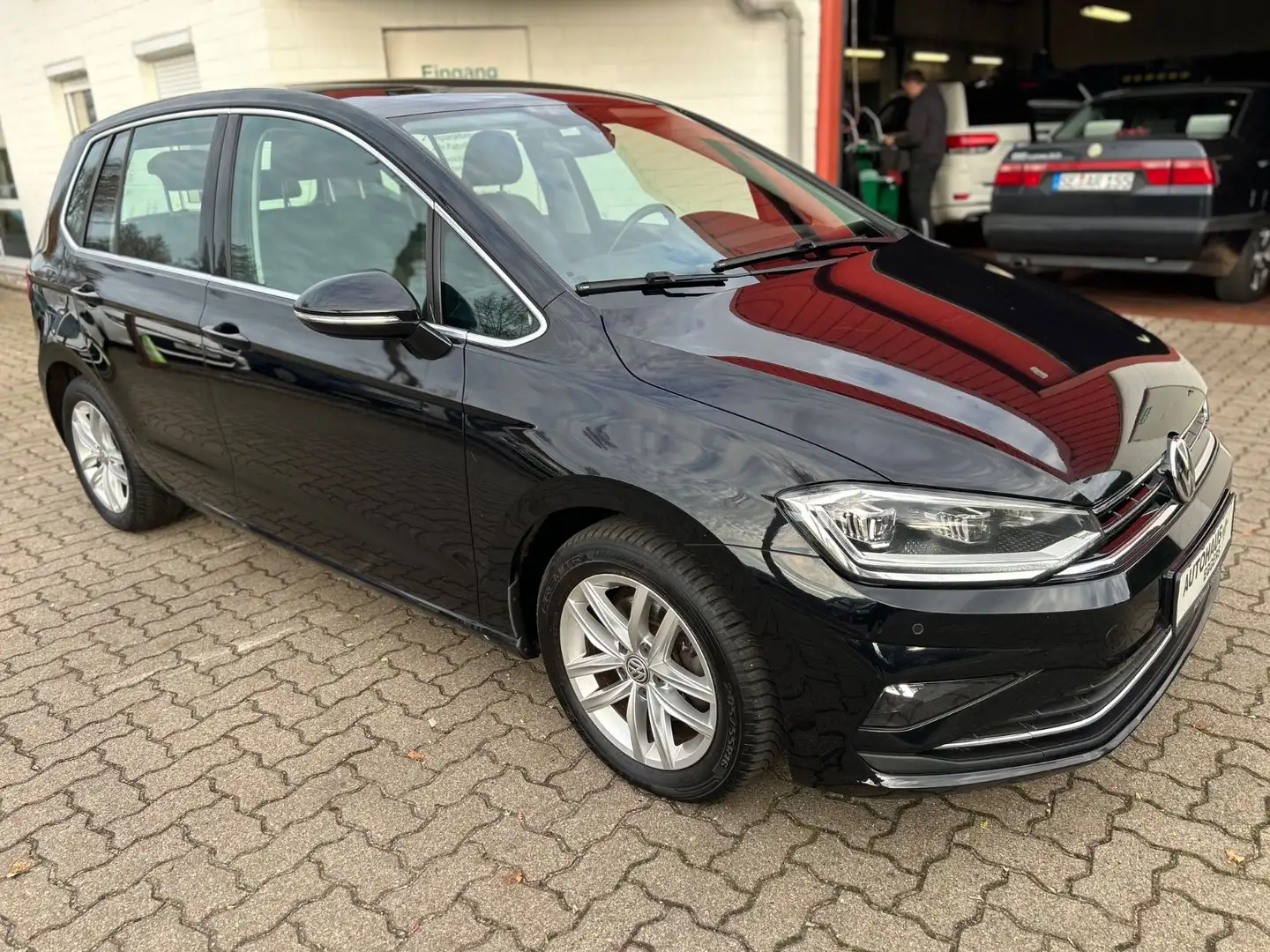 Volkswagen Golf Sportsvan VII Highline/MASSAGE/NAVI/AUT/SHZ Schwarz - 2