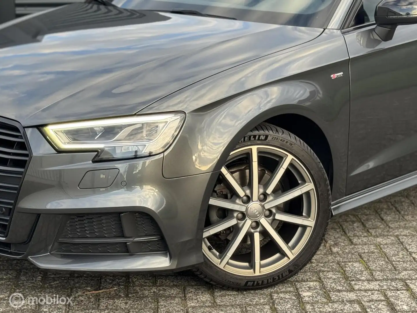 Audi A3 Sportback 35 TFSI 3X S-Line Matrix B&O Virtual Nav Grijs - 2