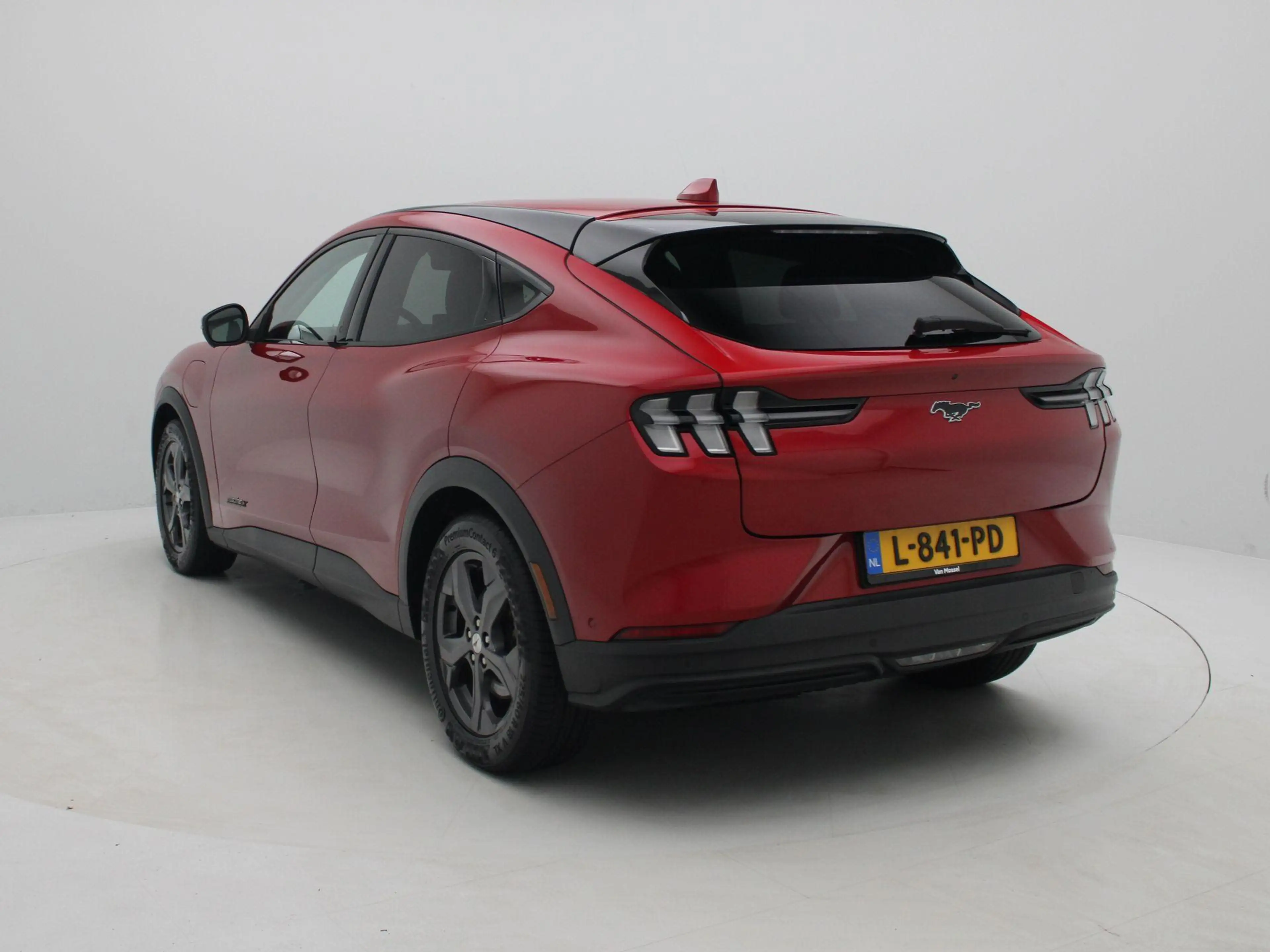 Ford Mustang Mach-E Extended RWD 98 kWh | Navigatie | Camera | Leder | — photo 2