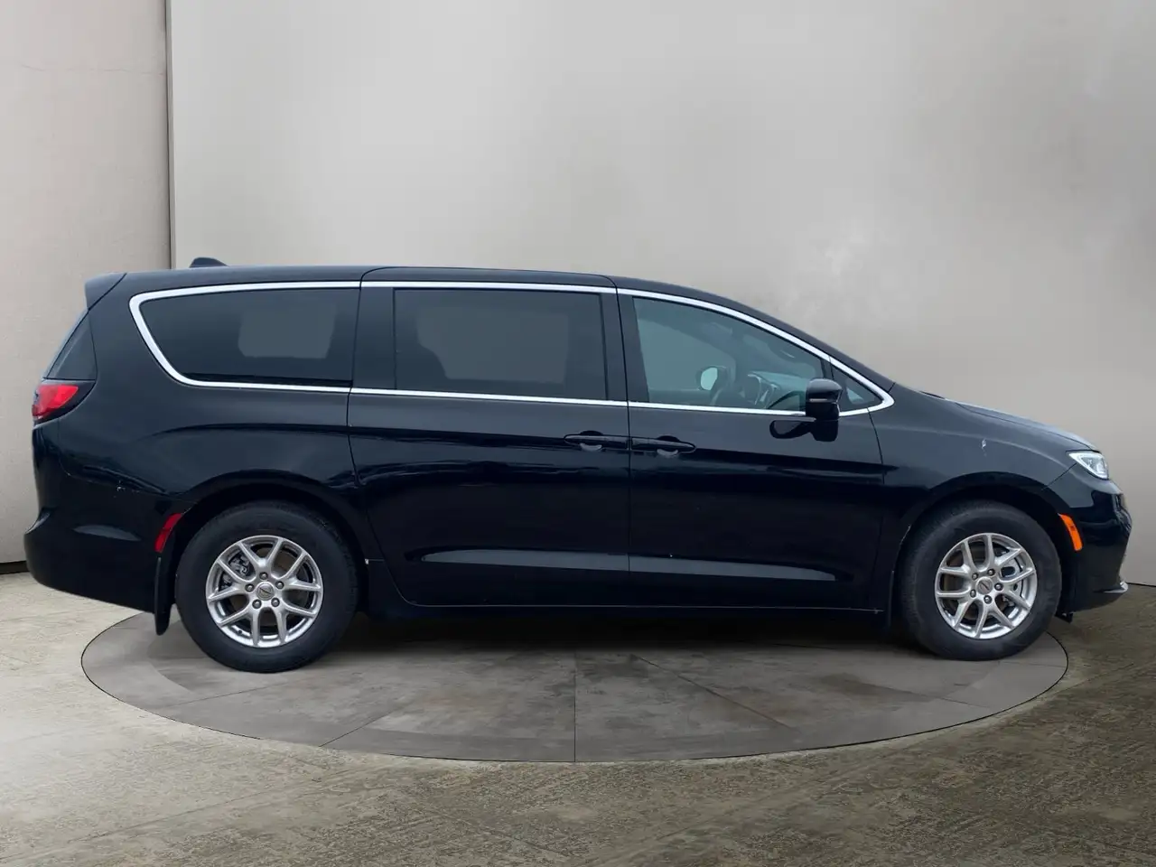 Chrysler Pacifica снимка Chrysler Pacifica
