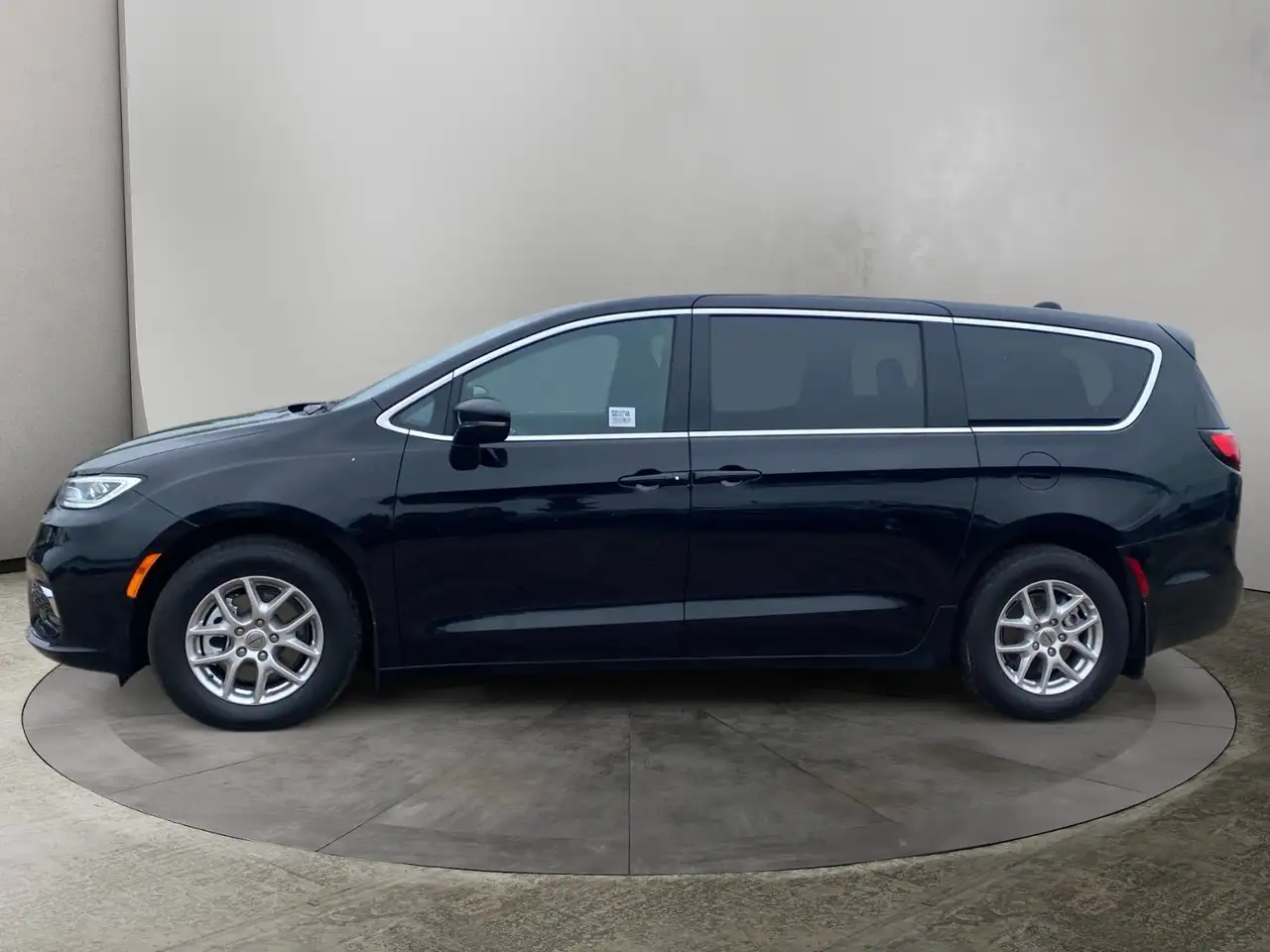 Chrysler Pacifica снимка Chrysler Pacifica