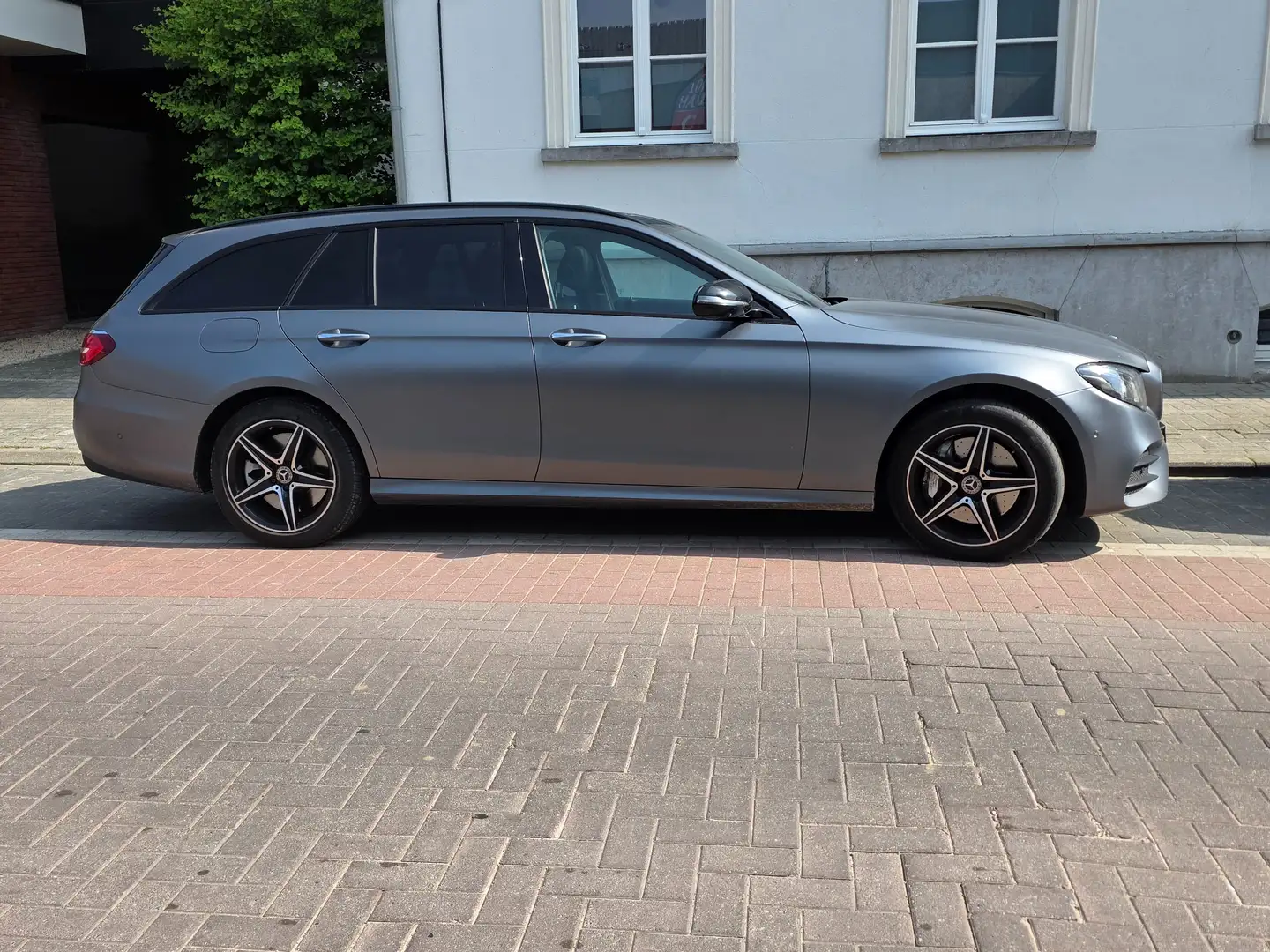 Mercedes-Benz E 300 E 300 de T 9G-TRONIC AMG Line Gris - 1