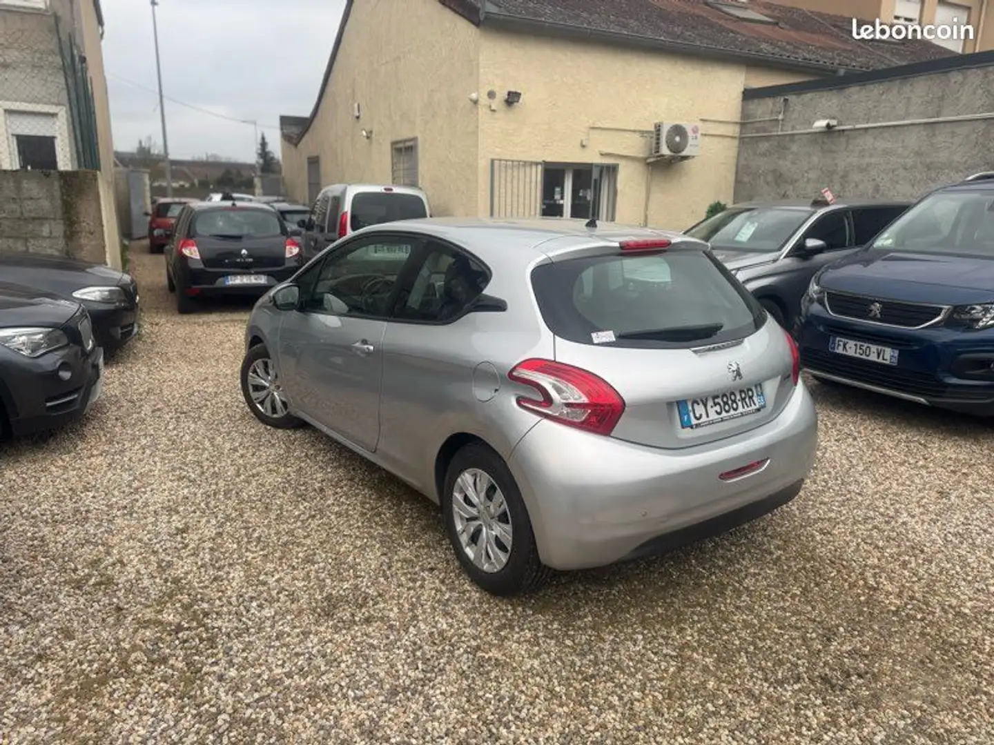 Peugeot 208 1.4 hdi 68ch bvm5 active Gris - 1