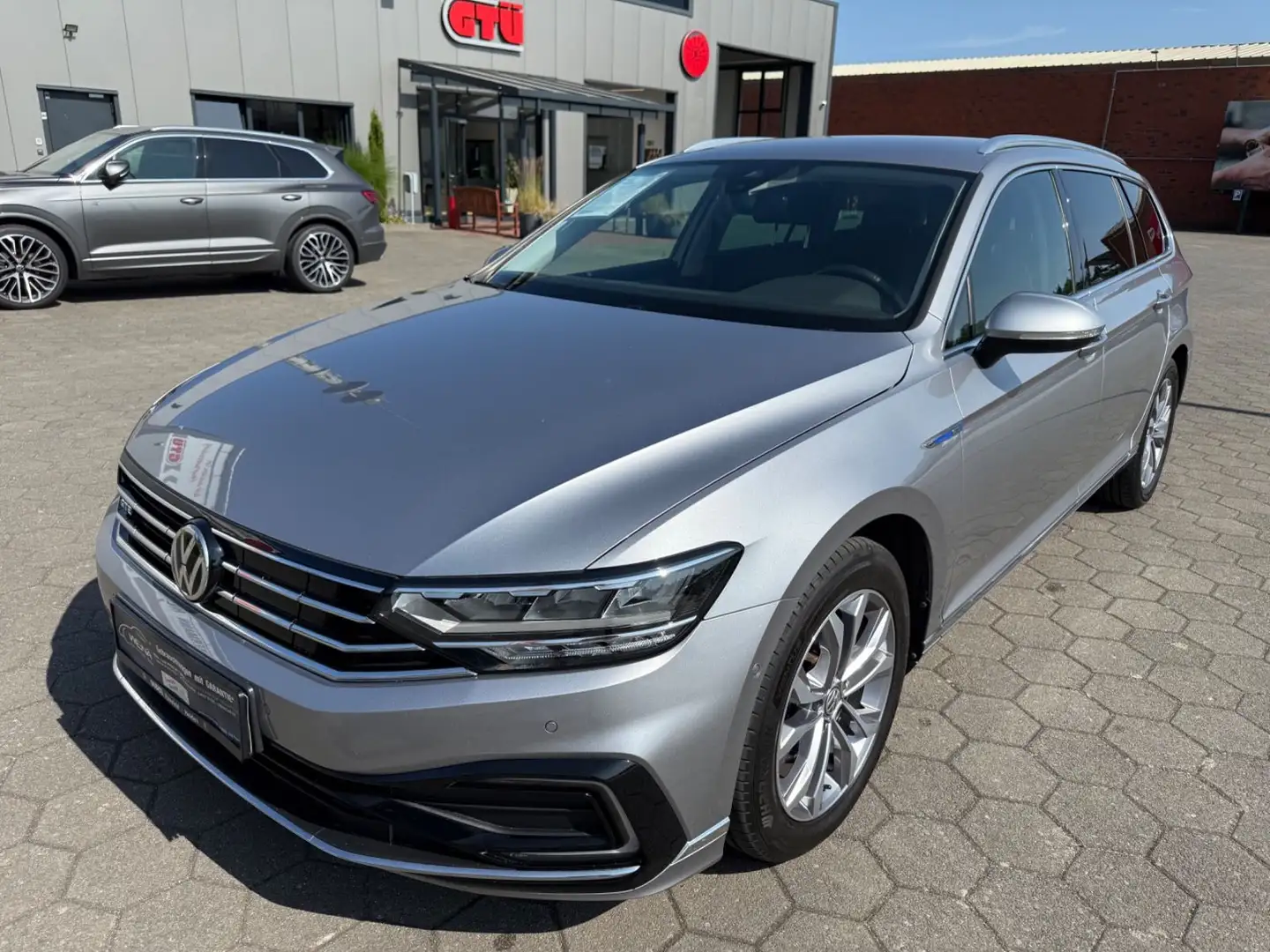 Volkswagen Passat Garantie TOP Silber - 2