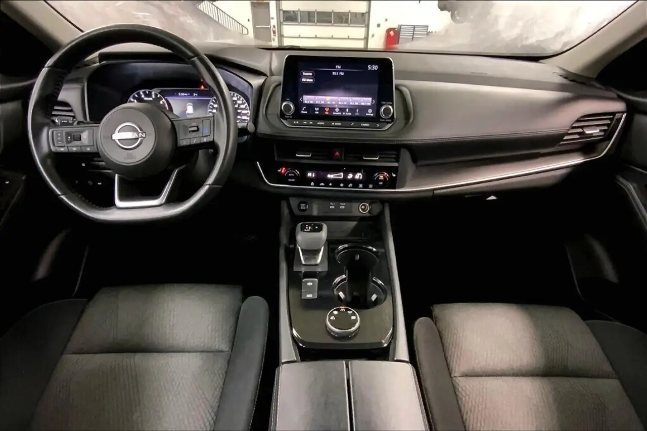 Nissan Rogue снимка Nissan Rogue