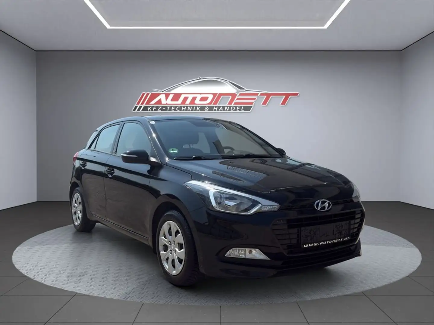 Hyundai i20 Go Schwarz - 1