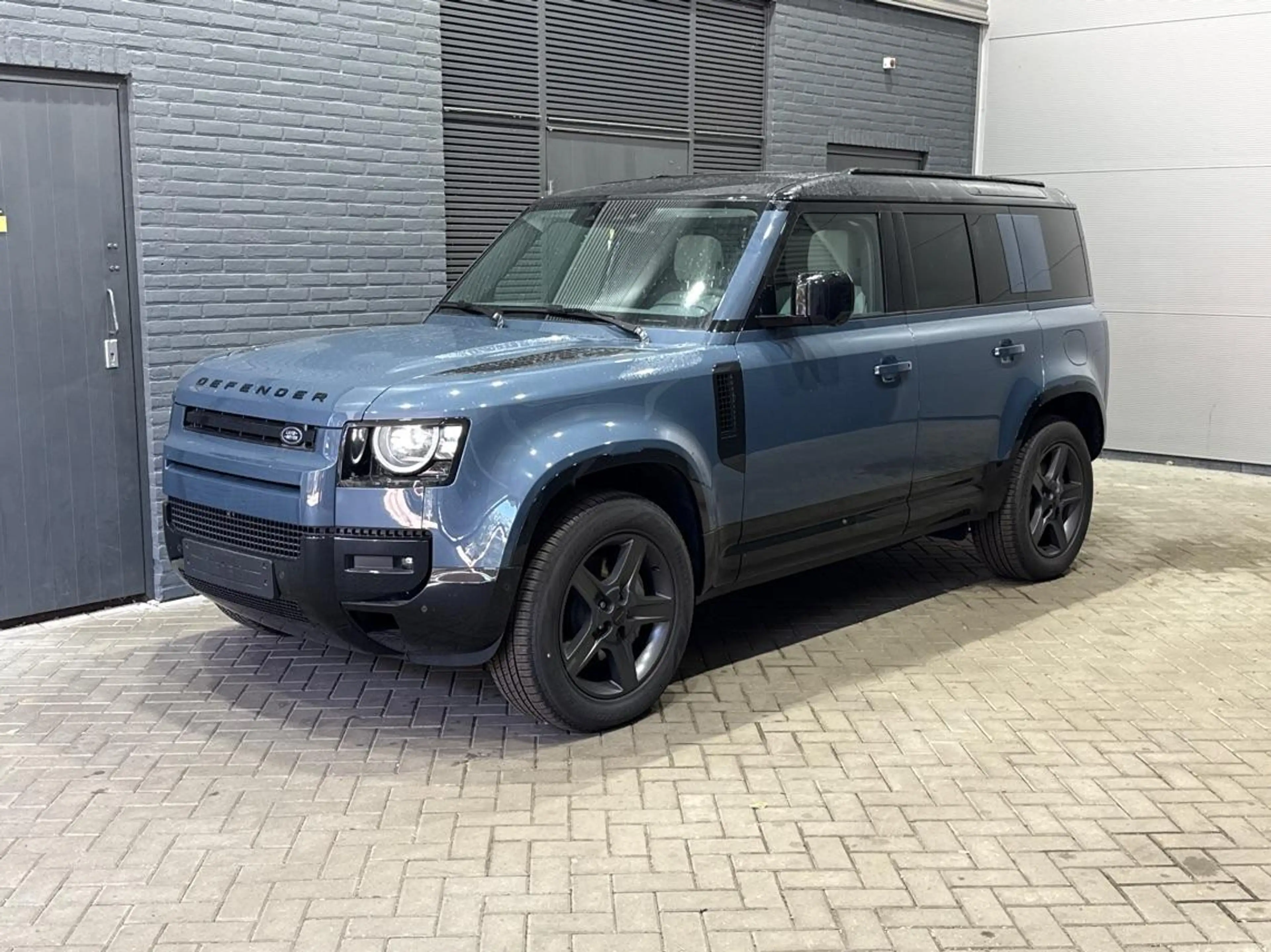 Land Rover Defender 110 P300e X-Dynamic SE | FACELIFT | Luchtvering | — photo 4