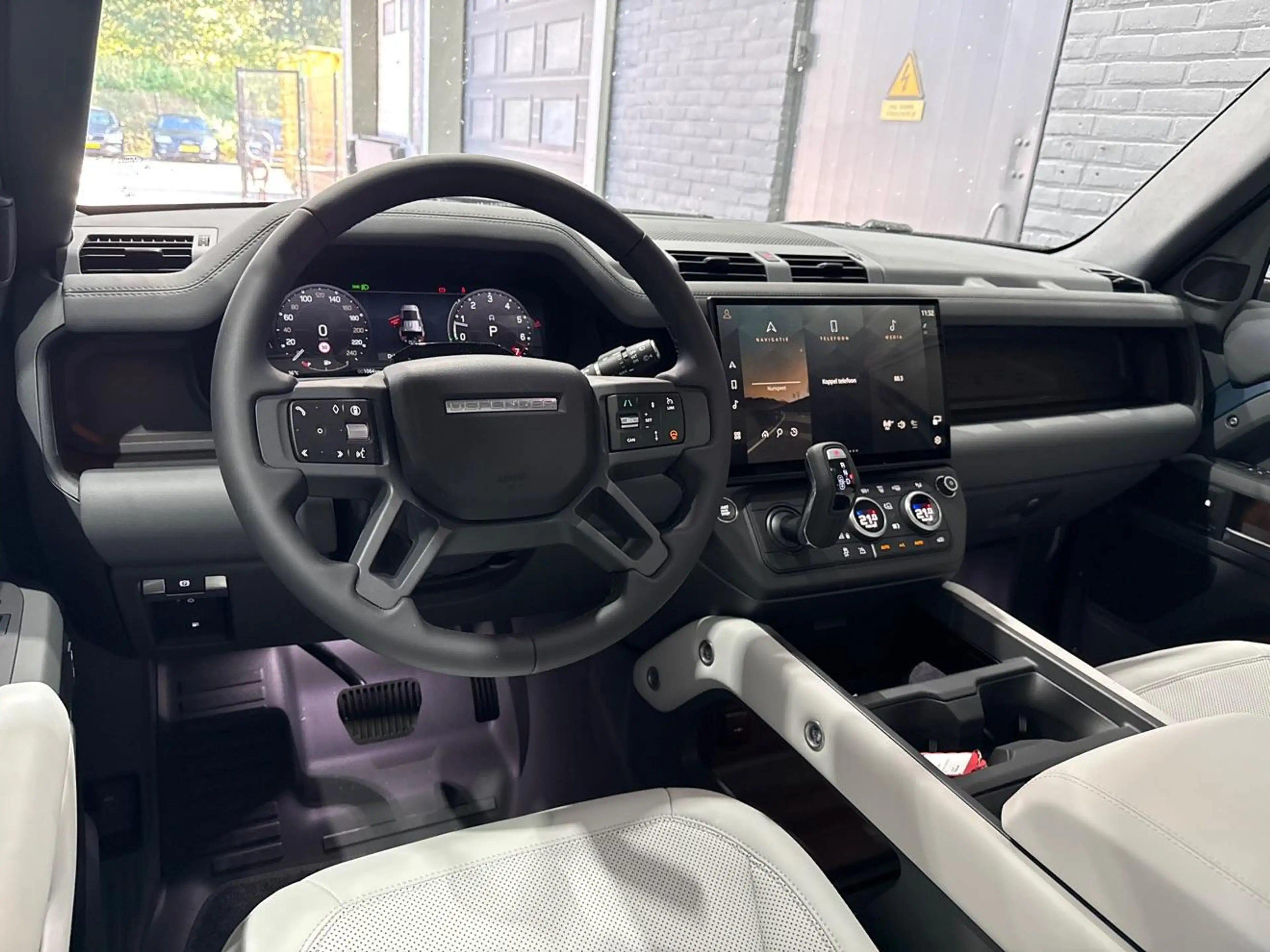 Land Rover Defender 110 P300e X-Dynamic SE | FACELIFT | Luchtvering | — photo 5