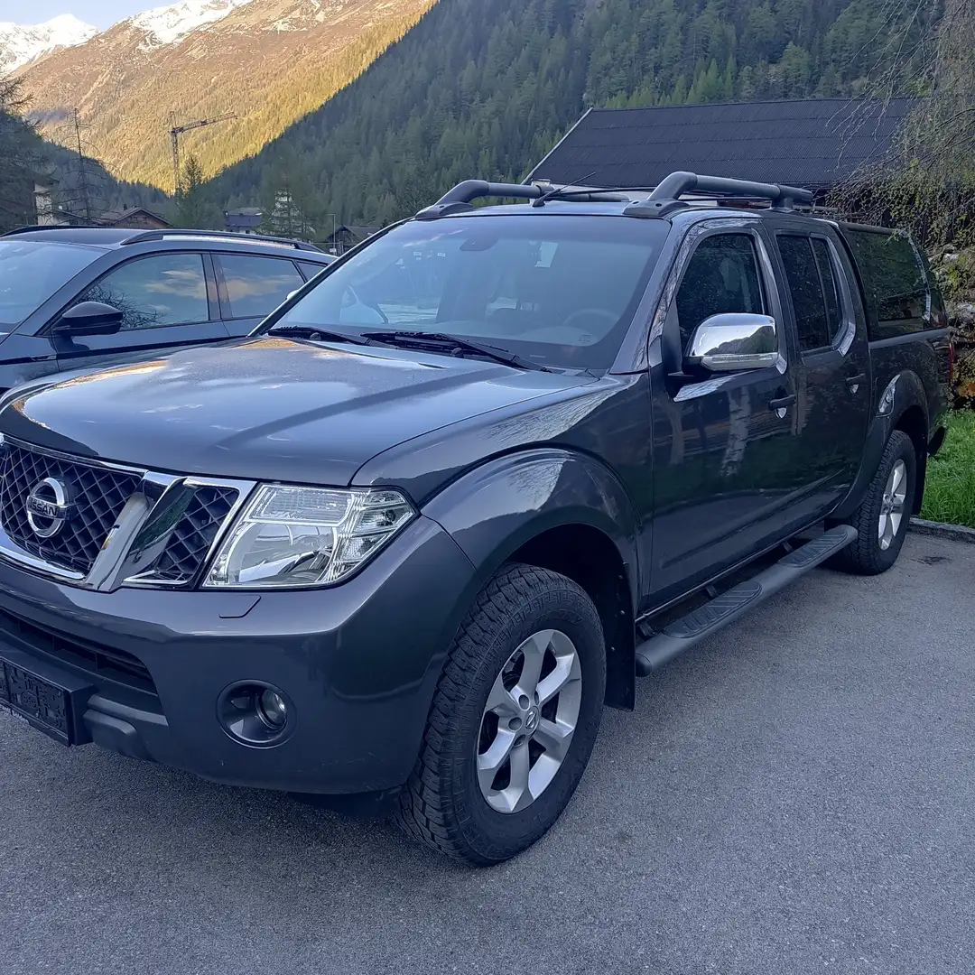 Nissan Navara LE Gris - 2
