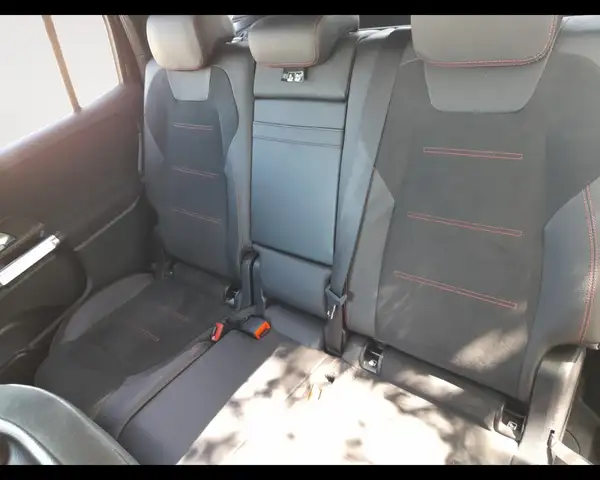 Mercedes-Benz GLB view 13