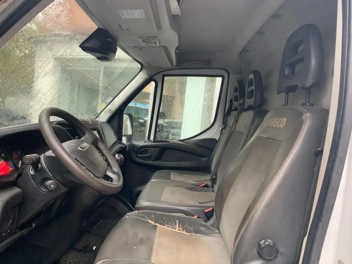 Iveco Daily Daily 35 S  2014 FOURGON 35C/35S Fourgon 35 S V11 H2 PHASE 3 Weiß - 2