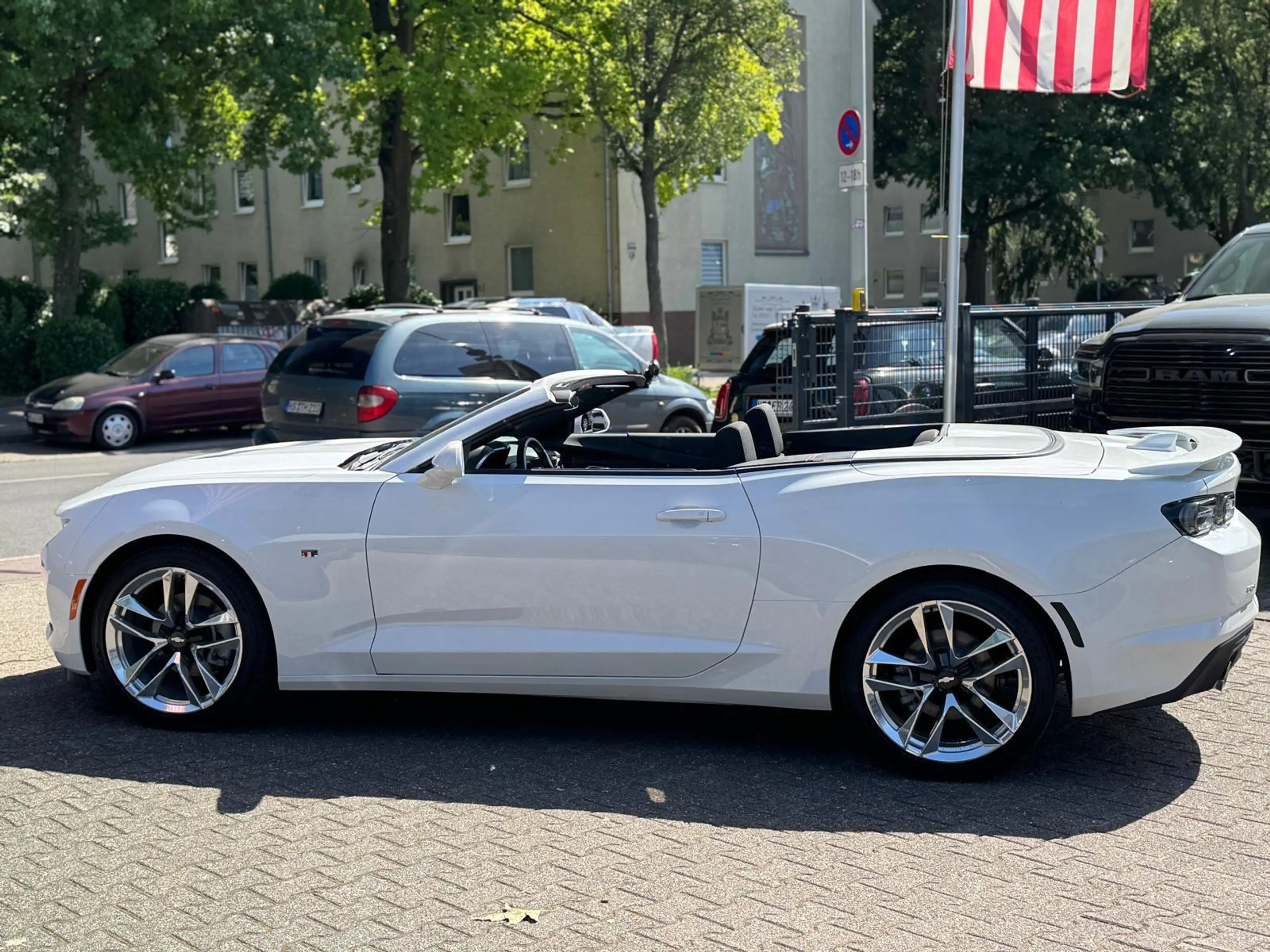 Chevrolet Camaro 2.0l Convertible RS — photo 7