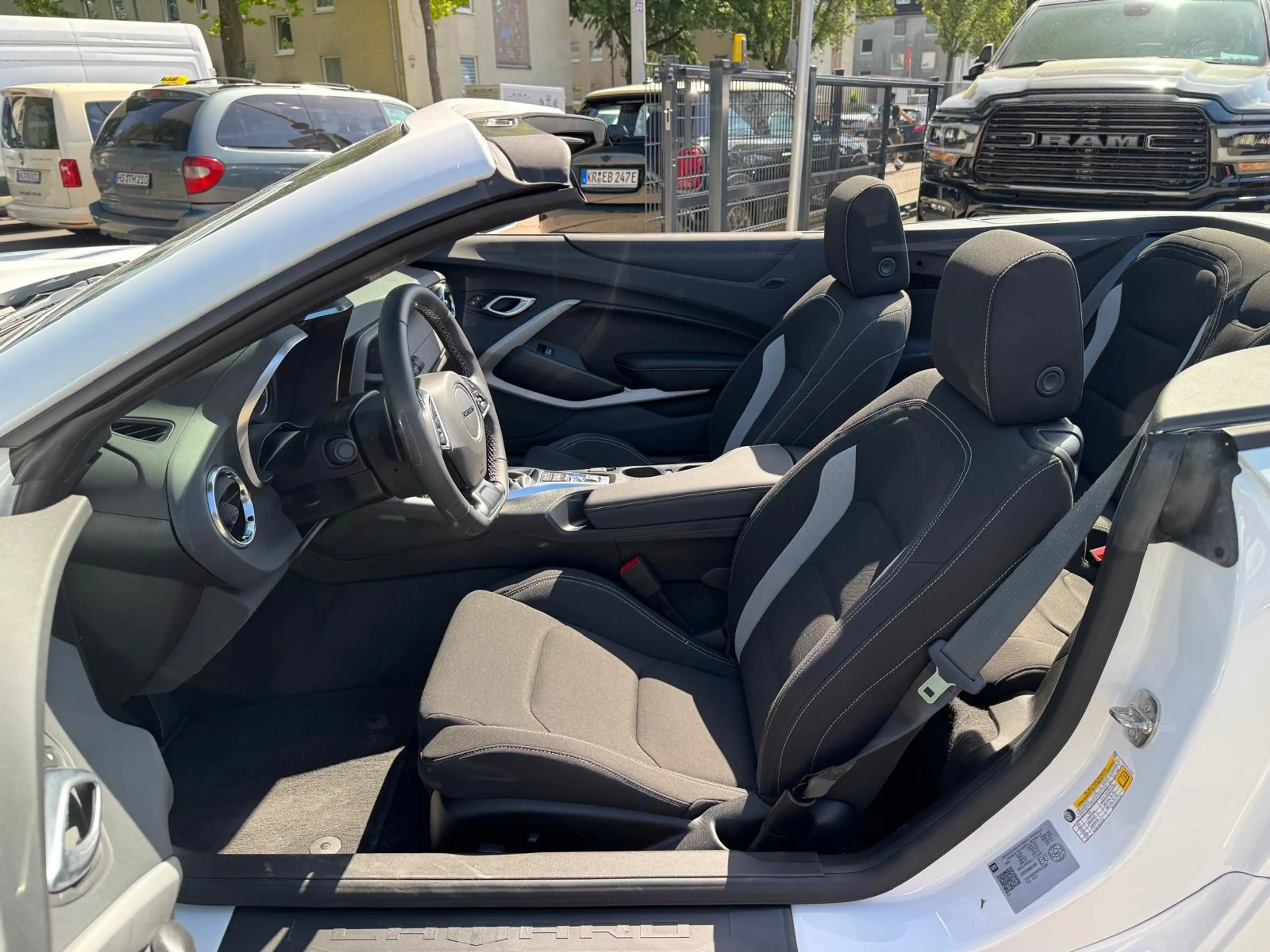 Chevrolet Camaro 2.0l Convertible RS — photo 14