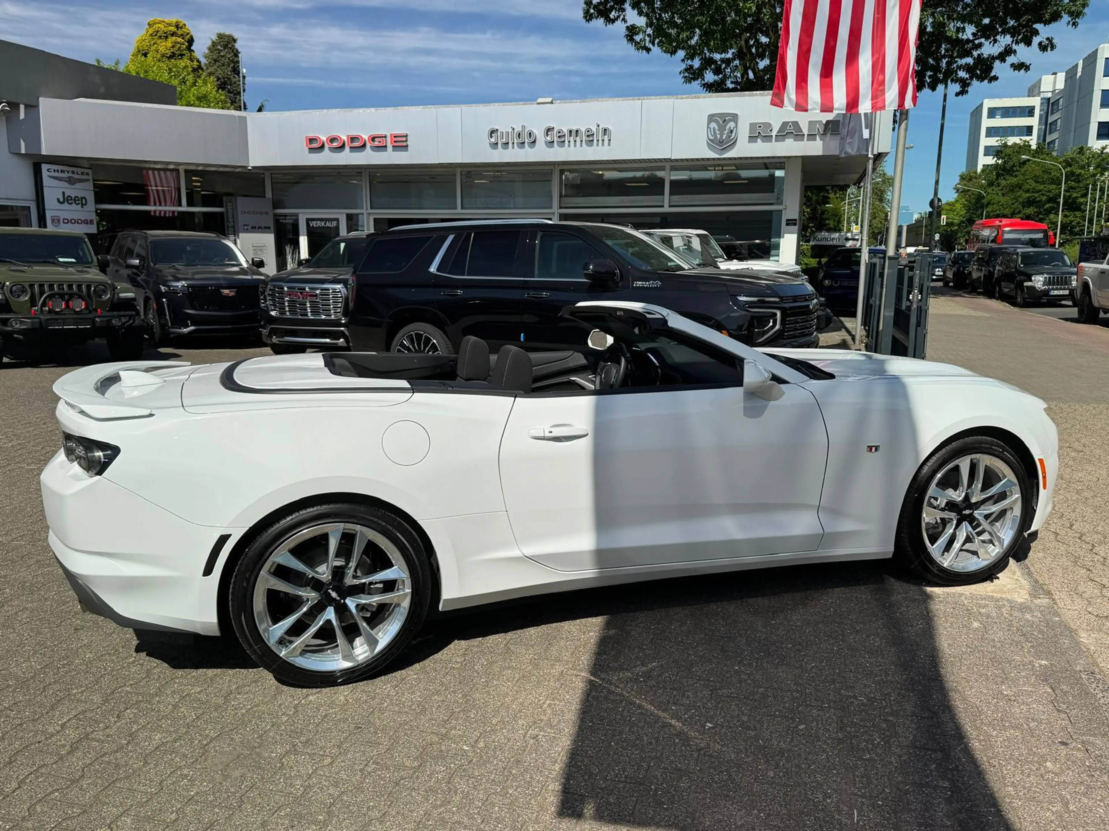 Chevrolet Camaro 2.0l Convertible RS — photo 3