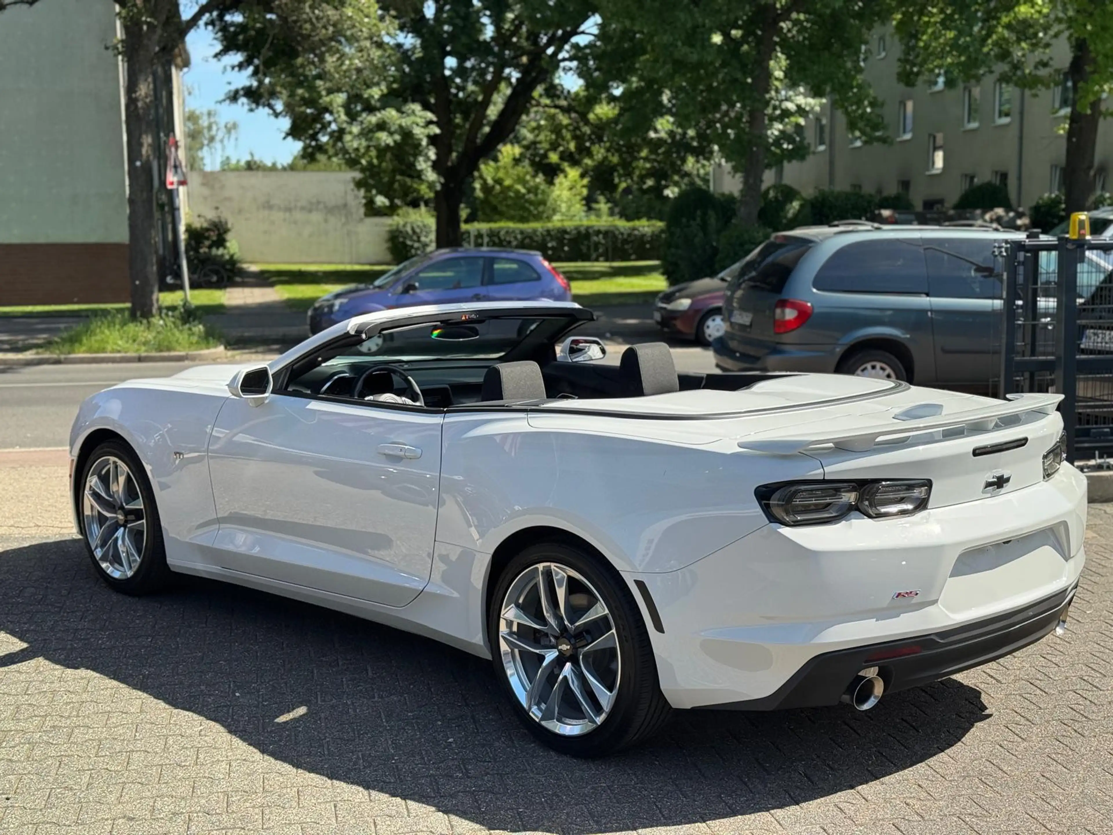 Chevrolet Camaro 2.0l Convertible RS — photo 6