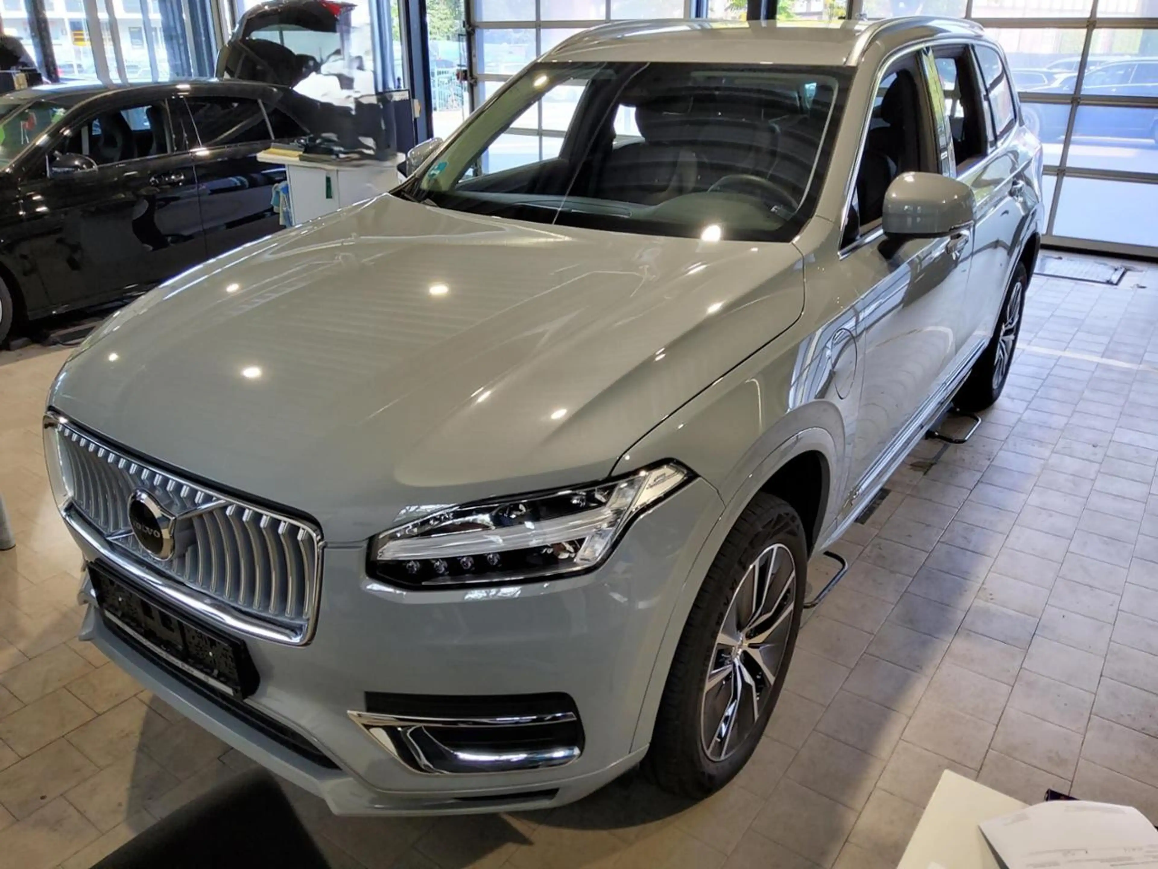 Volvo XC90 T8 PLUG-IN AWD CORE AHK+WINTERPAK+STANDHZ+ — photo 2