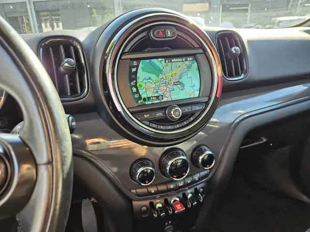 MINI Countryman view 14