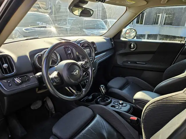 MINI Countryman view 7