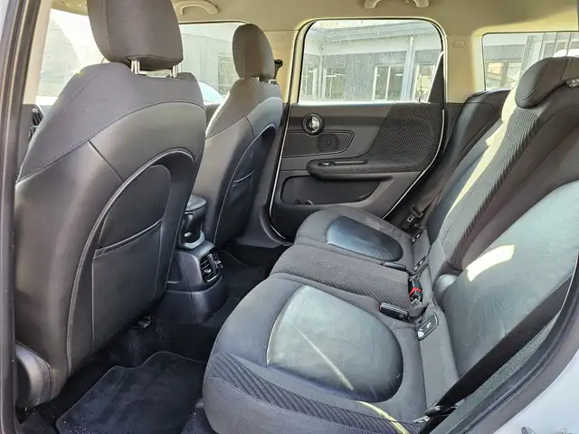 MINI Countryman view 8